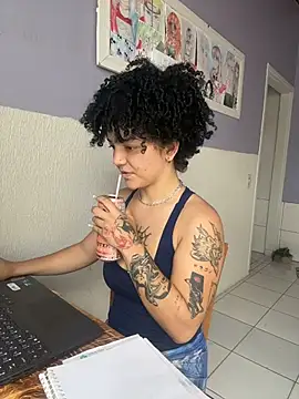 CamillyBlum online show from November 19, 8:31 pm