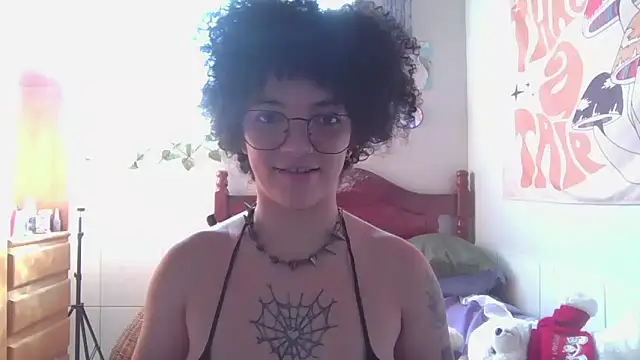 CamillyBlum online show from March 16, 8:24 pm