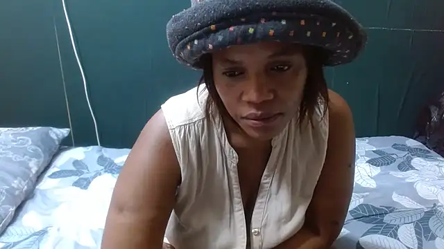 sexythae32 online show from February 18, 6:42 am