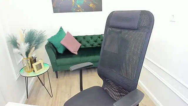 MariaRobinsone online show from April 3, 11:30 am