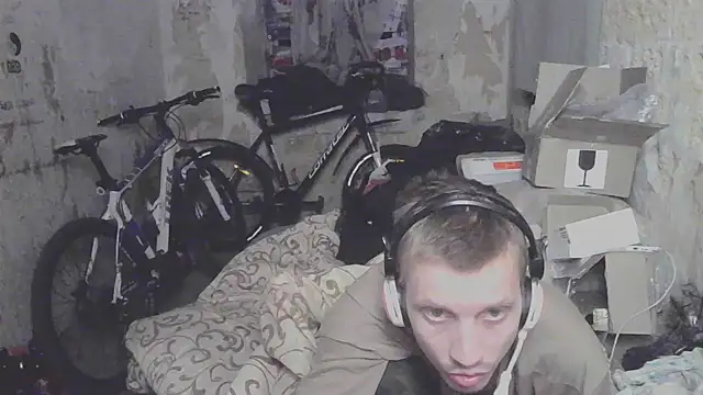 Snapshot of makarov1993 chatting on September 27, 11:32 pm makarov1993 online show from September 27, 11:32 pm