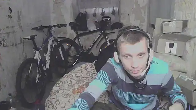 Snapshot of makarov1993 chatting on October 2, 4:52 am makarov1993 online show from October 2, 4:52 am