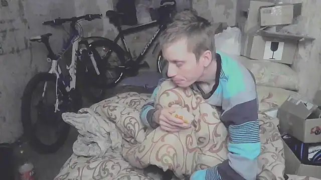 Snapshot of makarov1993 chatting on October 2, 5:20 pm makarov1993 online show from October 2, 5:20 pm