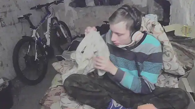 Snapshot of makarov1993 chatting on October 15, 10:21 pm makarov1993 online show from October 15, 10:21 pm