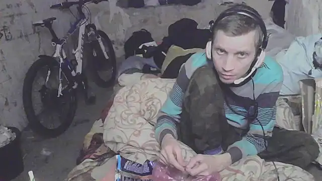 Snapshot of makarov1993 chatting on October 28, 10:34 pm makarov1993 online show from October 28, 10:34 pm