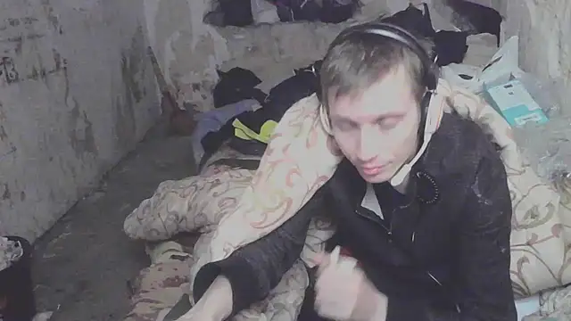 Snapshot of makarov1993 chatting on November 9, 10:41 pm makarov1993 online show from November 9, 10:41 pm