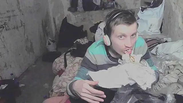 Snapshot of makarov1993 chatting on November 16, 3:06 pm makarov1993 online show from November 16, 3:06 pm