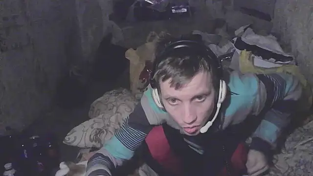 Snapshot of makarov1993 chatting on December 1, 11:37 am makarov1993 online show from December 1, 11:37 am