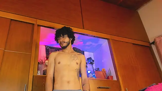 emmmalym online show from September 18, 1:40 am