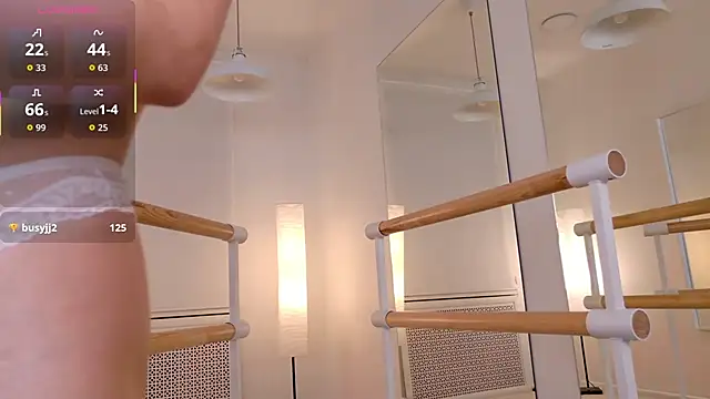 Snapshot of chloe_dreammm chatting on November 18, 2:54 pm chloe dreammm online show from November 18, 2:54 pm