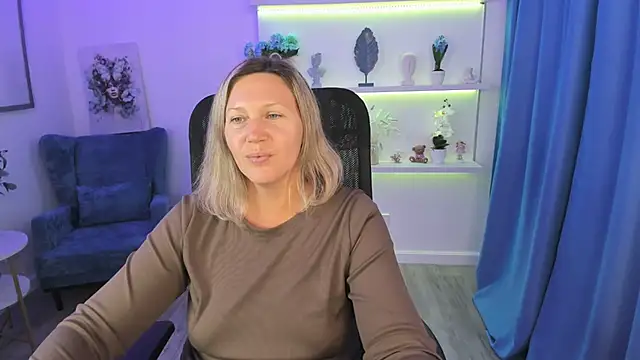 NinaStarle online show from September 13, 11:32 am