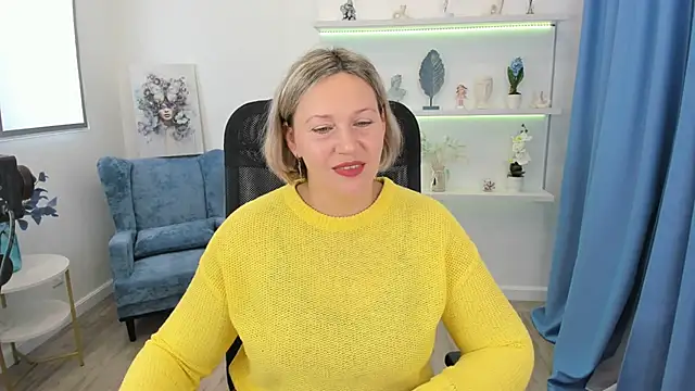 NinaStarle online show from October 8, 4:43 am