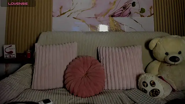 Aliice1  online show from July 2, 3:56 am