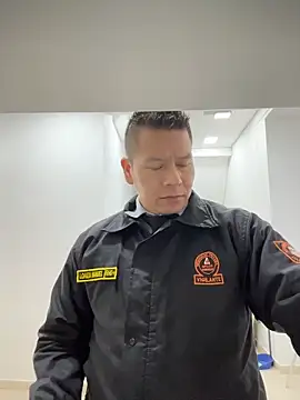 Snapshot of Manu0586 chatting on November 10, 1:26 am Manu0586 online show from November 10, 1:26 am