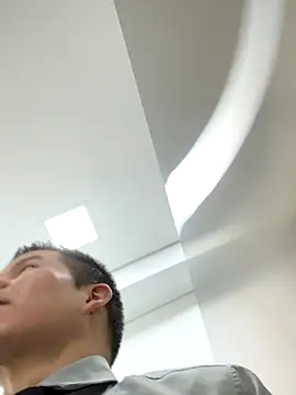 Snapshot of Manu0586 chatting on December 2, 11:23 pm Manu0586 online show from December 2, 11:23 pm