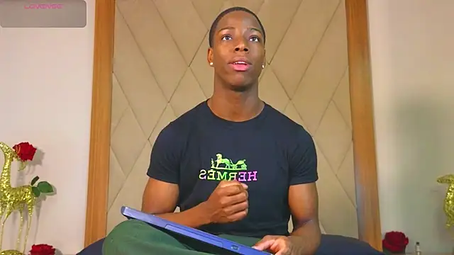 Snapshot of CharlesBrown_ chatting on May 20, 1:28 pm CharlesBrown online show from May 20, 1:28 pm
