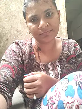 couple 71 online show from December 5, 6:33 am