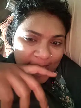 couple 71 online show from April 8, 3:50 am