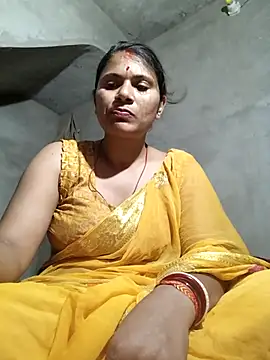 Snapshot of couple_71 chatting on April 17, 4:10 pm couple 71 online show from April 17, 4:10 pm