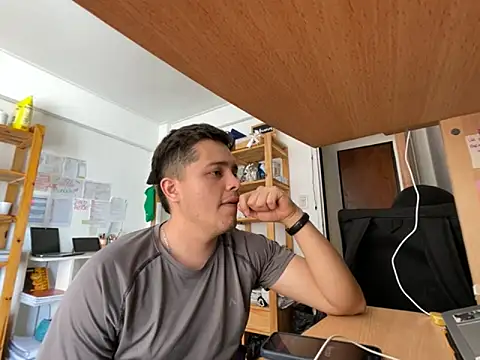 Snapshot of Haustin202 chatting on October 3, 6:27 pm Haustin202 online show from October 3, 6:27 pm