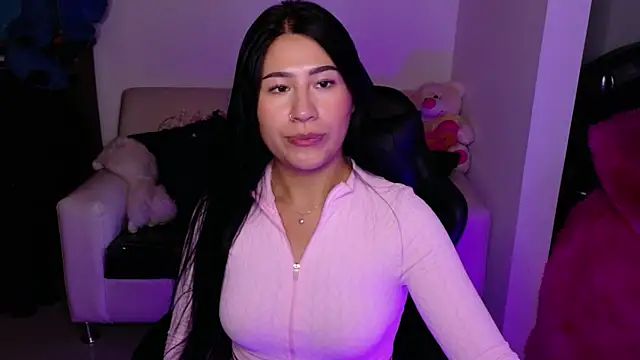 evelyn ch  online show from February 9, 8:02 pm