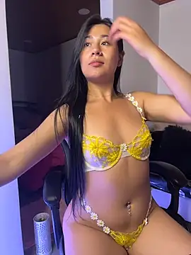 Snapshot of evelyn_ch_ chatting on March 3, 8:15 pm evelyn ch online show from March 3, 8:15 pm