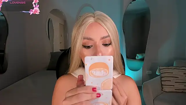 Snapshot of IsabellaMoreau chatting on June 1, 7:59 pm IsabellaMoreau online show from June 1, 7:59 pm