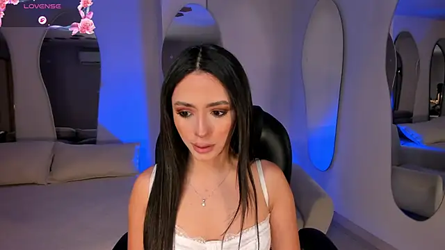 Snapshot of IsabellaMoreau chatting on August 2, 6:06 pm IsabellaMoreau online show from August 2, 6:06 pm