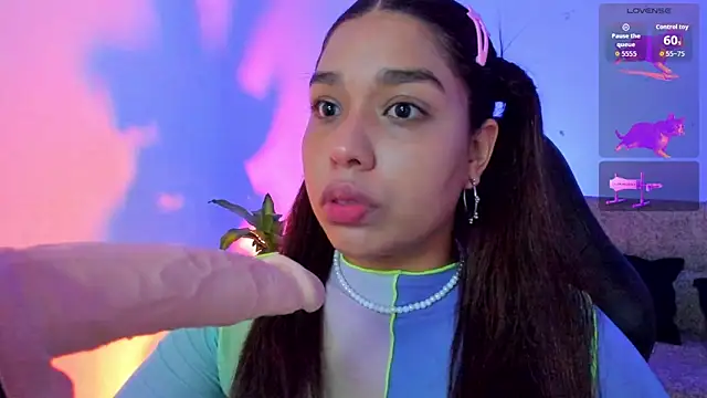 Snapshot of giselle_upp chatting on November 12, 4:24 am giselle upp online show from November 12, 4:24 am