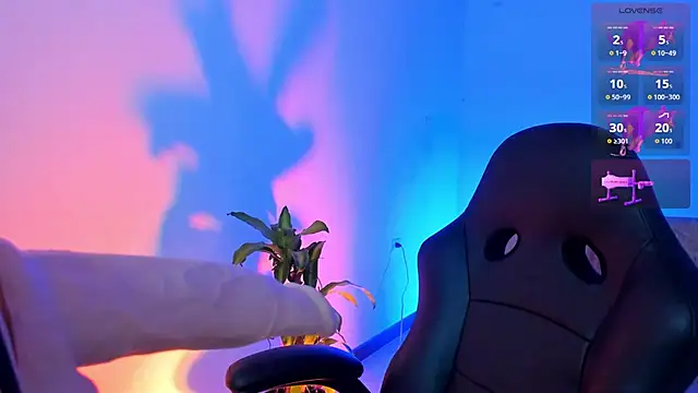 Snapshot of giselle_upp chatting on November 13, 3:49 am giselle upp online show from November 13, 3:49 am