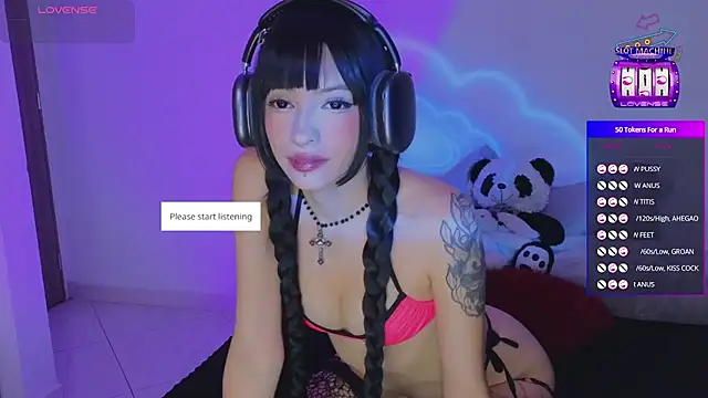 Snapshot of Moonlightt_21 chatting on September 21, 10:11 pm Moonlightt 21 online show from September 21, 10:11 pm