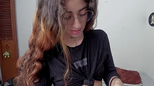 star shooting8 online show from February 6, 8:45 pm