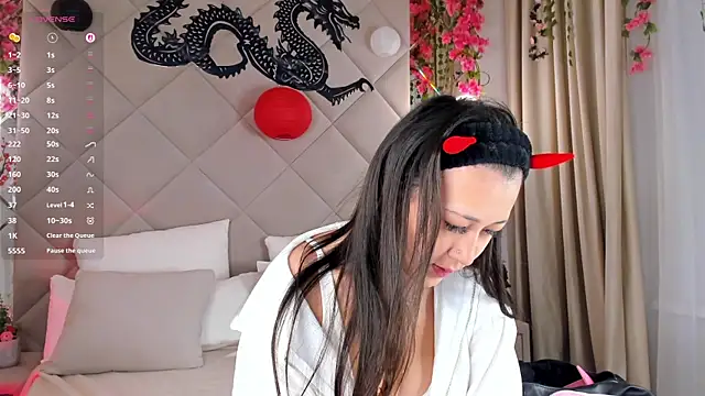 Nelly Kimm online show from November 21, 1:48 am