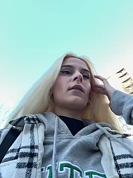 SelenaDaze online show from April 7, 4:57 am