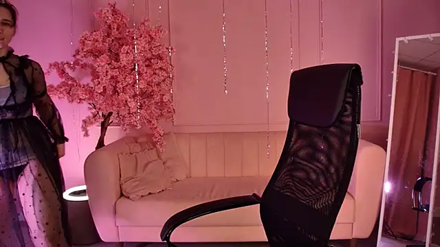 TessaMill online show from March 10, 9:14 am