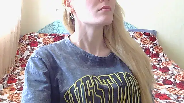 JayeTyler online show from March 26, 7:03 am