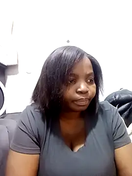 Snapshot of ShySexyBaddiexx chatting on November 25, 5:13 pm ShySexyBaddiexx online show from November 25, 5:13 pm