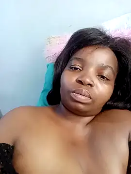 Snapshot of ShySexyBaddiexx chatting on November 27, 10:50 am ShySexyBaddiexx online show from November 27, 10:50 am