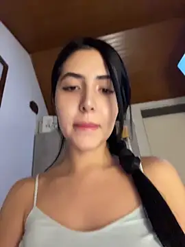 Snapshot of oh_nina chatting on May 13, 12:30 am oh nina online show from May 13, 12:30 am
