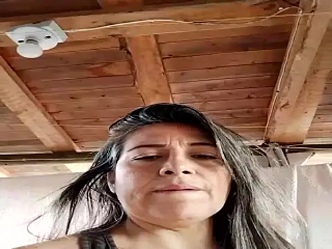 Emma Henderson online show from October 26, 4:02 pm