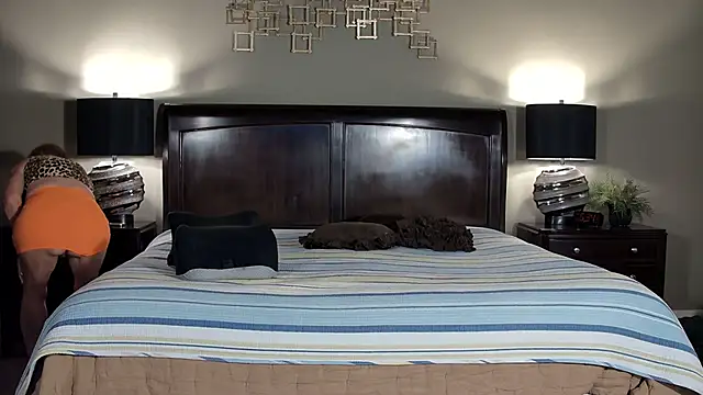 Hornylouisewil online show from April 10, 10:36 pm