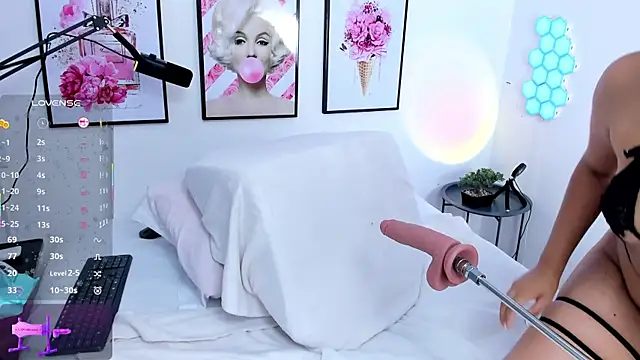 natasha ary online show from November 19, 1:44 pm