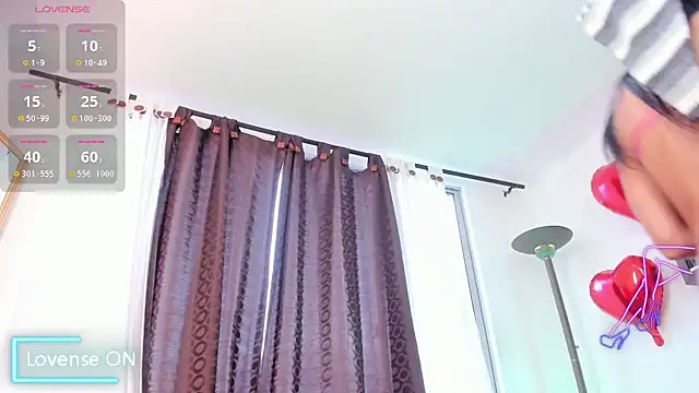 miaroberts69 online show from February 21, 10:55 pm