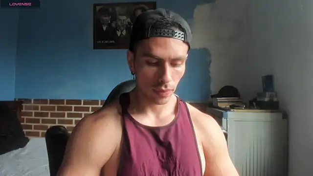 Snapshot of justinkarter chatting on June 6, 3:06 pm justinkarter online show from June 6, 3:06 pm