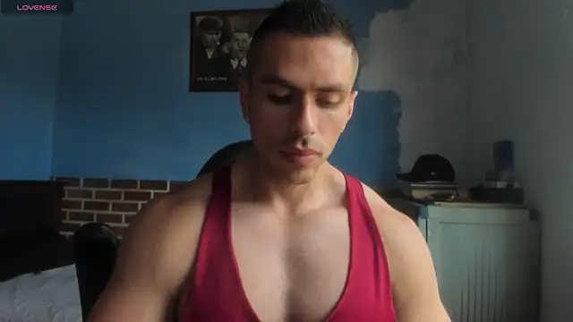 Snapshot of justinkarter chatting on June 11, 6:39 pm justinkarter online show from June 11, 6:39 pm
