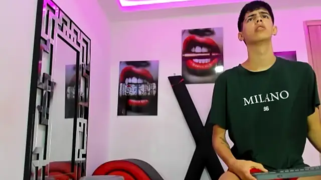 TWINKS FRIENDS online show from October 19, 7:20 am