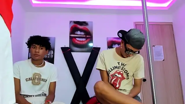 TWINKS FRIENDS online show from October 24, 7:27 am