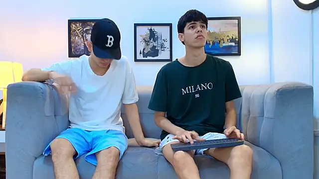 TWINKS FRIENDS online show from March 21, 1:26 pm