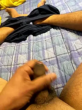 girlslvrs online show from January 8, 2:19 pm