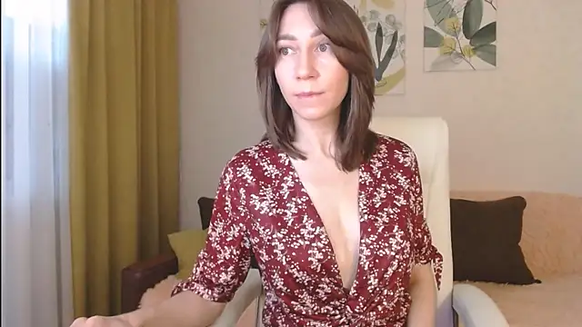 Snapshot of GoodGlamorGirl chatting on February 3, 4:25 am GoodGlamorGirl online show from February 3, 4:25 am